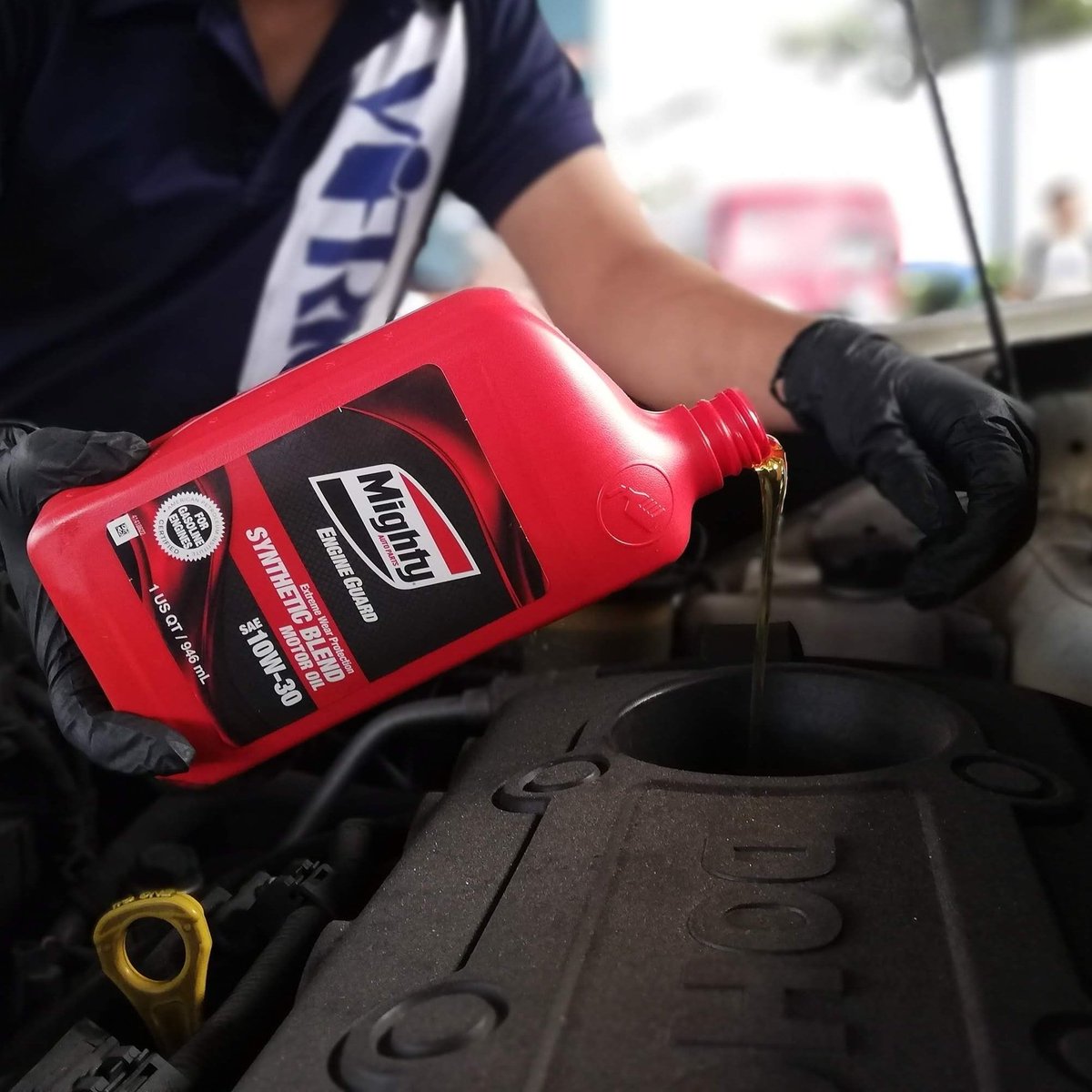 theMightyPros's tweet photo. Here's a gratifying pour shot from our friends at VIFRIO in Guatemala to end your week. 😁
#FeelGoodFriday #engineoil #carcare https://t.co/XOa0xc0O1g