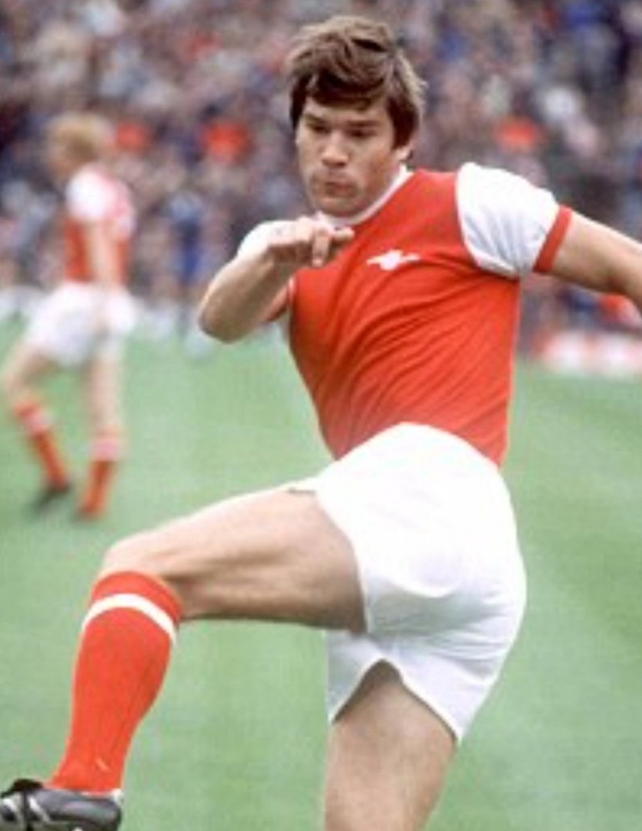 MyFaceBothered's tweet image. First fave Arsenal player #Supermac