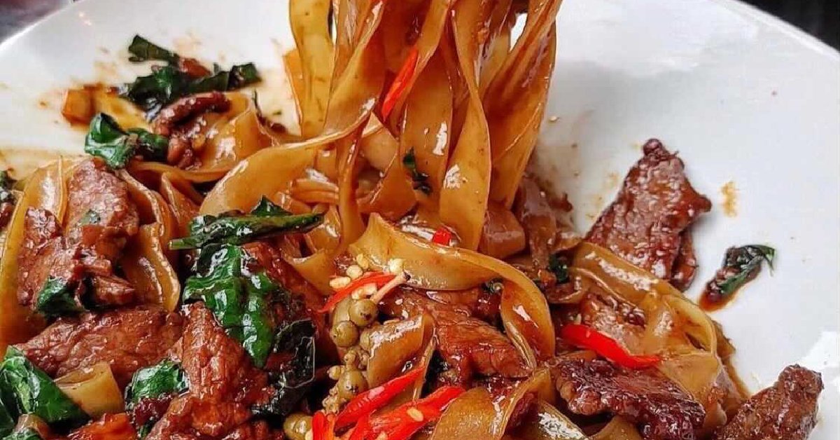 orderitasap's tweet photo. Is this food or is this art? 🍜 It's so beautiful that we can't tell the difference. What is your favorite Thai cuisine? (📸: @restaurantgroupie) #NewYear #NewFood #ThaiFood #YouRelaxWeDeliver #Waitr #Waitrapp https://t.co/pczUAKEqwj