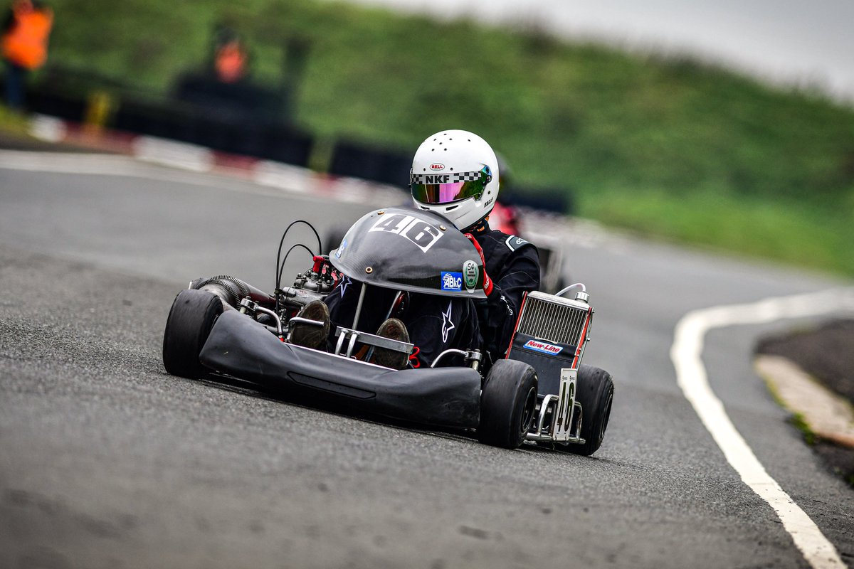 scottpph's tweet photo. #frontviewchallenge #skrc #karting #superkart #shifter #jadekarts #shenington https://t.co/6kWSEVEvv7