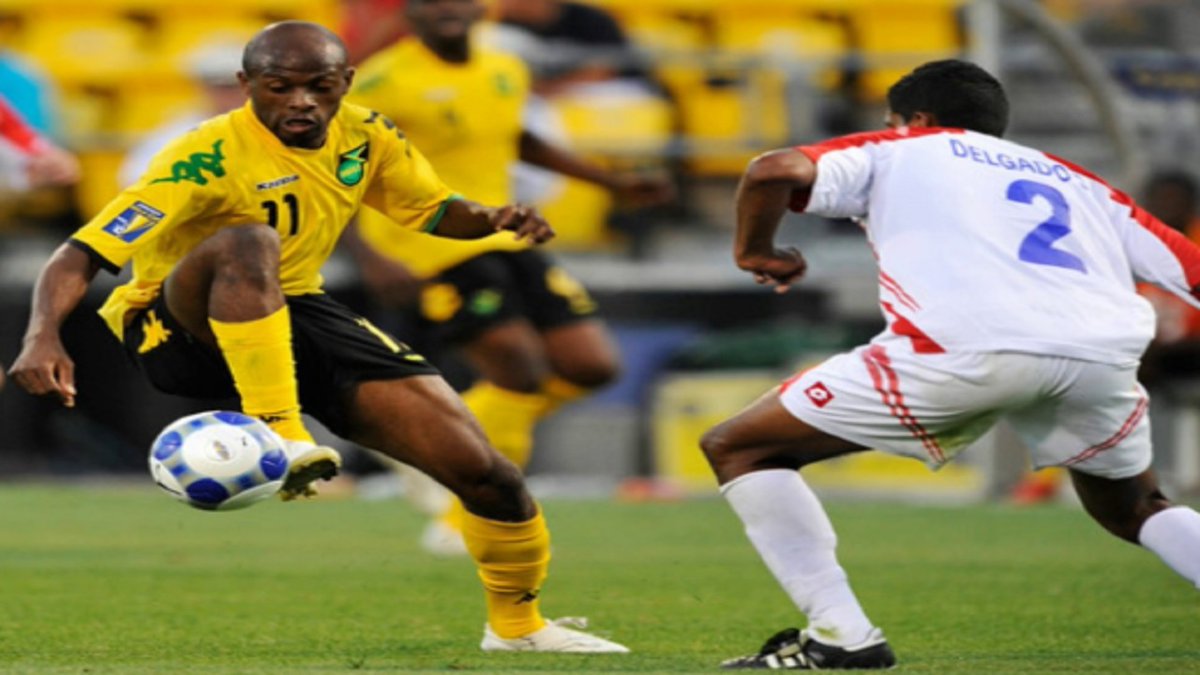 Luton Shelton, one of Jamaica's most prolific goalscorers, is dead