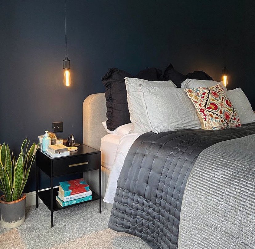 Large Cylinder Pot 🖤 
Handmade in Yorkshire
hannahharriet.com 🤍