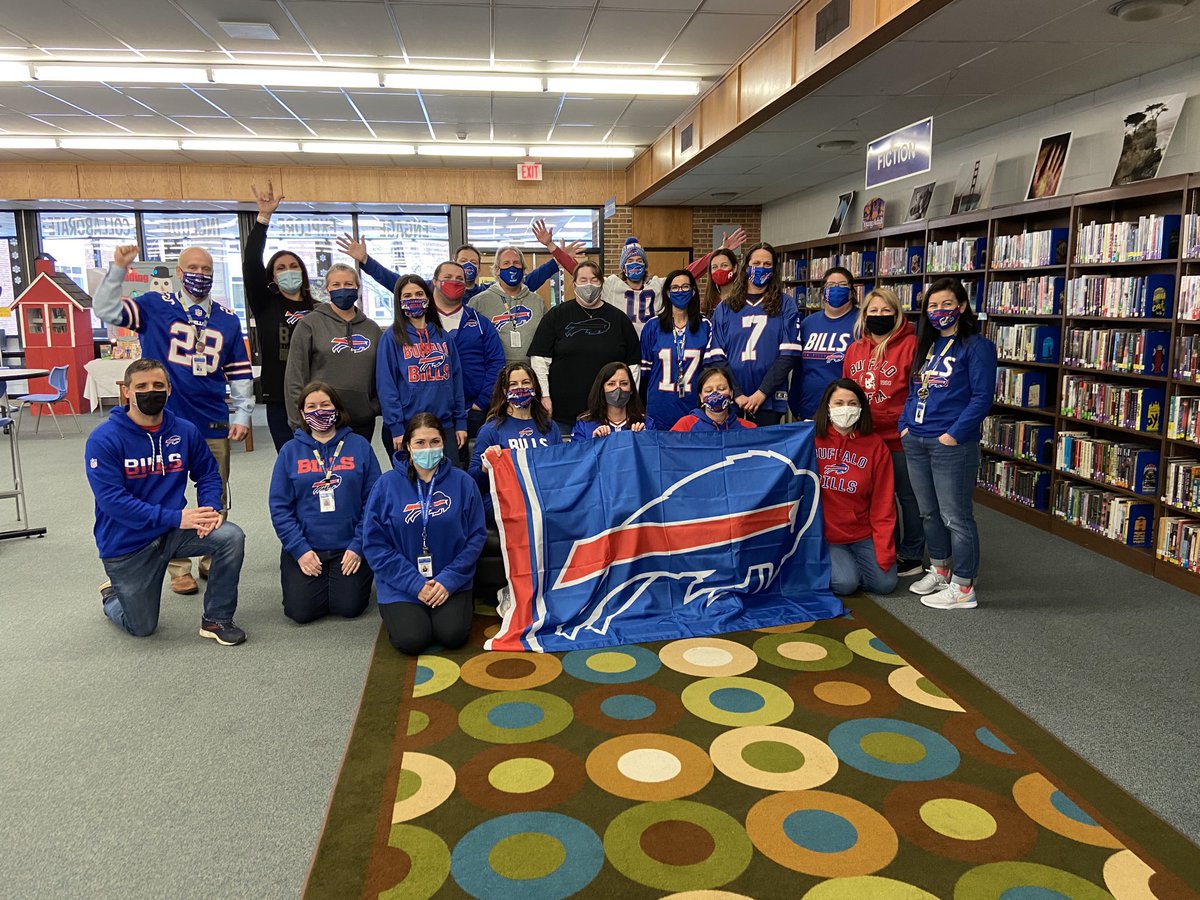 SchroederHS's tweet image. Our 2 favorite teams????  The Schroeder Warriors (all sports) and the Buffalo Bills!!  Let’s Go Buffalo!  ⁦@SchroederPTSA⁩