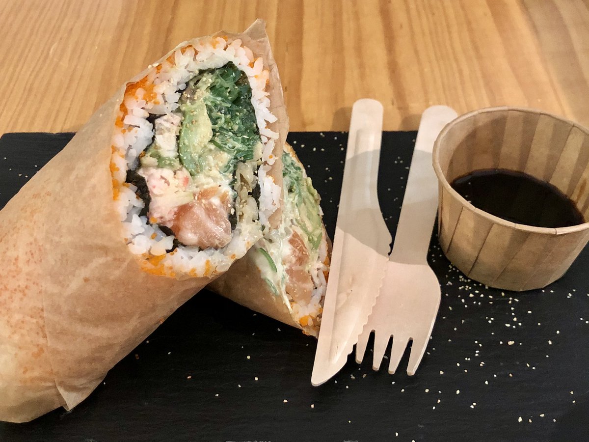 MaximVos's tweet photo. Poke burrito con mi amor @jhoannM en @makaupoke https://t.co/vulnLywGZ2
