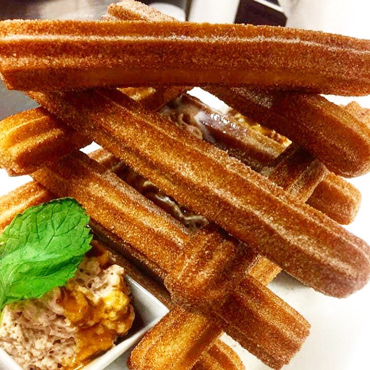 It’s Friday! Treat yourself! Tacos and churros and margaritas make for the best Friday! #lapatronayeg #yegfood #shpkeats #shpkfood #friyay