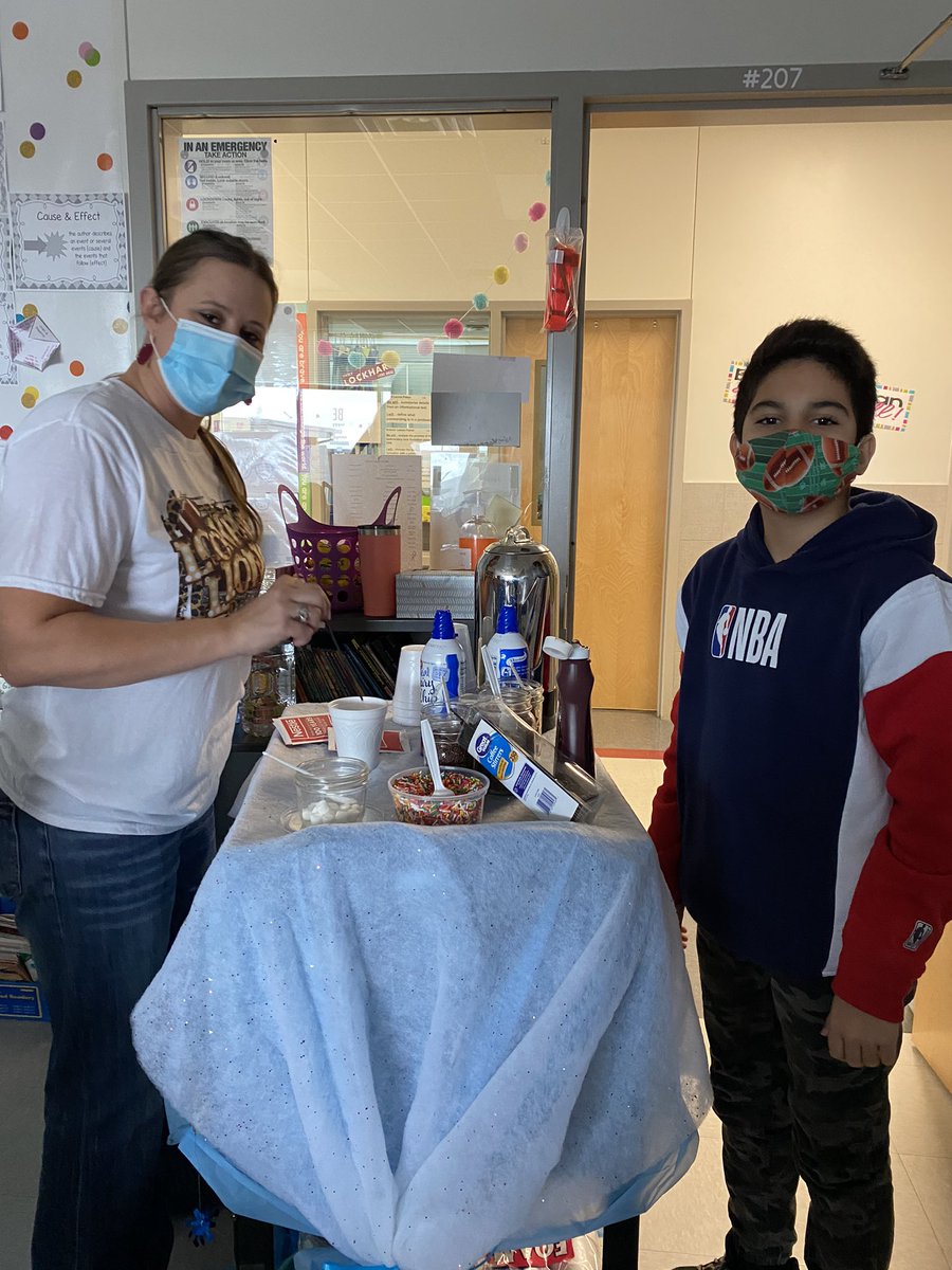 MrsCorleyAP's tweet photo. Thank you @MHinckleyLMS for the wonderful treat today! #corleycrew has over 3 million words read this year!! 📚#ABSProud https://t.co/yGQxo9RR7r