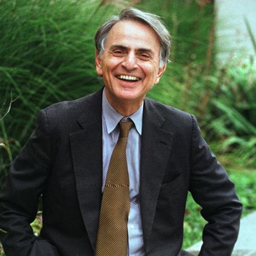 Carl Sagan was a brilliant astronomer, author, and professor.He's well known for being the presenter of the popular PBS series "Cosmos."Here are some of my favorite thoughts on books from the show.(thread) 