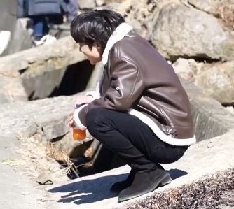 kdramasan's tweet photo. if his height is 185 cm then why is he pocket size?

#HwangInYeop #황인엽 https://t.co/3tn6VFs9vm