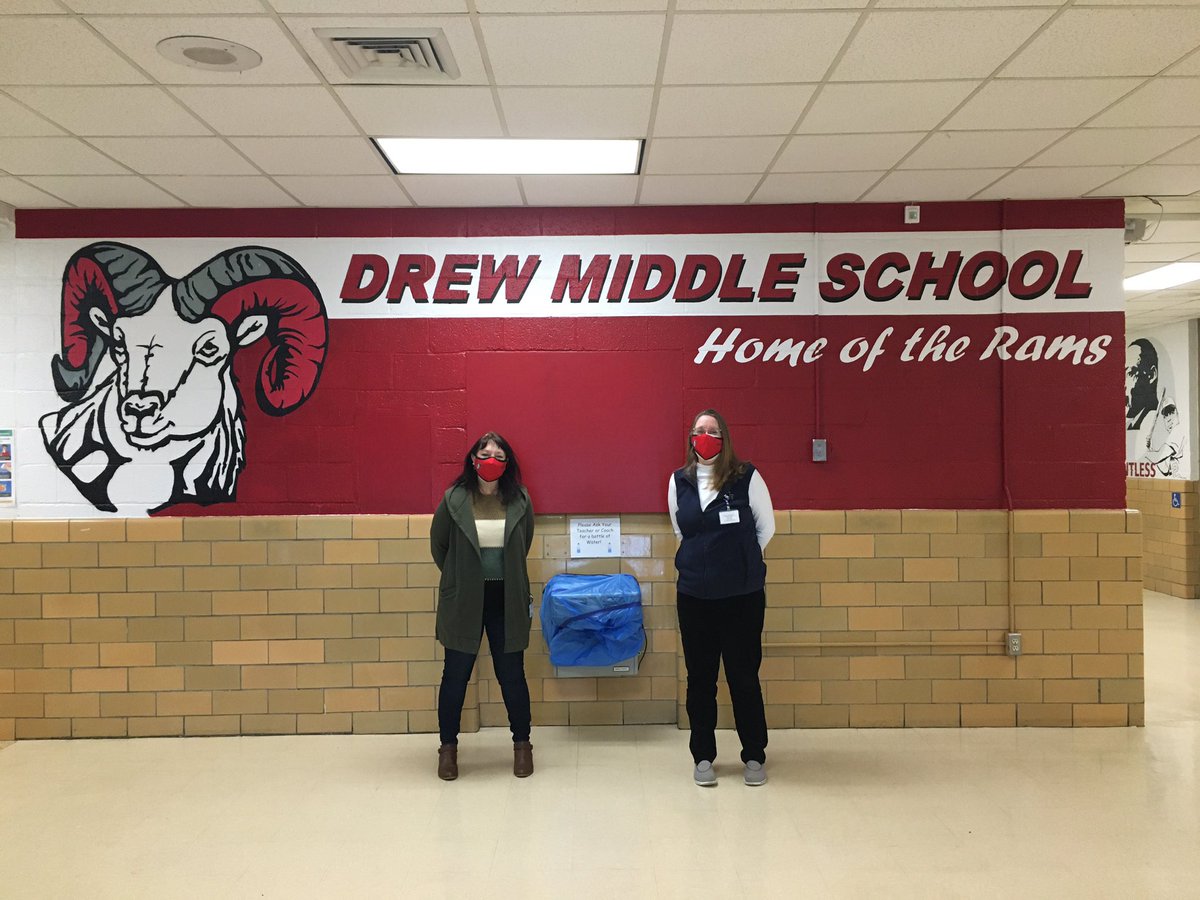 Great visit from our school board member Dr. Chase and school board member Dr. Werner! <a href="/DMSRAMS/">Drew Middle</a> #SCPS