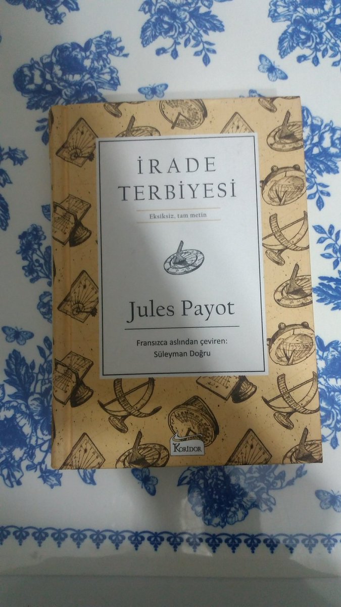 emre06y's tweet photo. @kasapoglu #TatildeOkuyoruz https://t.co/lhFImGcADB