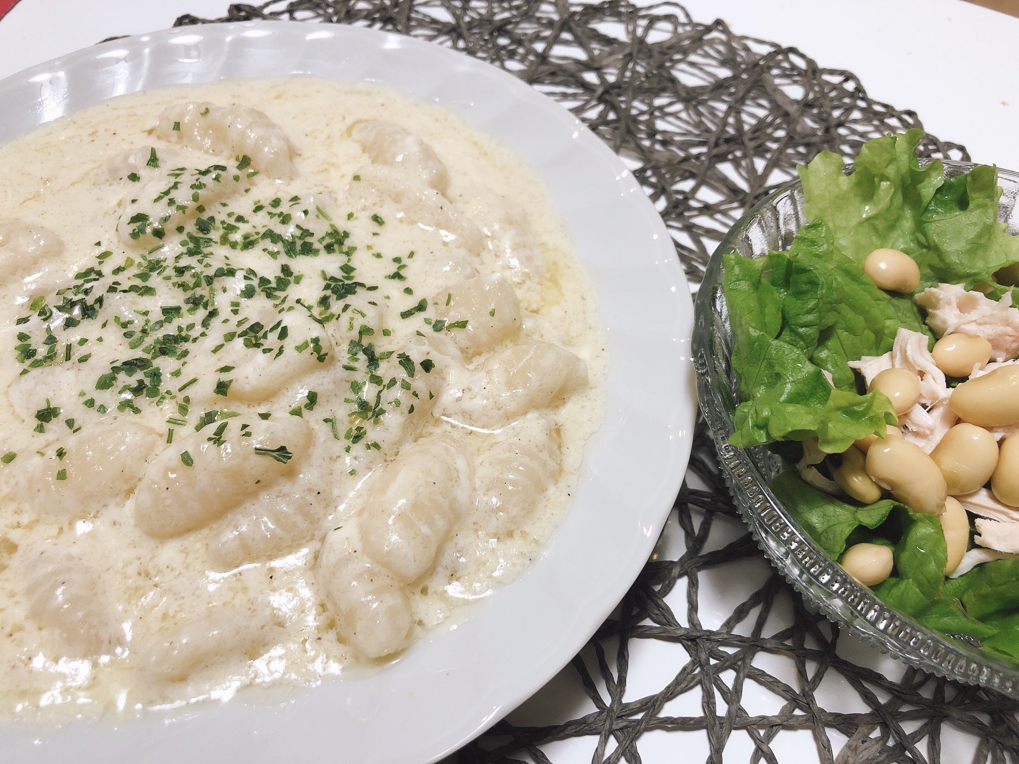ぶんぶん No 6 ニョッキのクリームソース パルメザンチーズ クリームチーズ モッツァレラチーズの3種を入れたので少し くどいかなぁと心配したけど そんなことなくペロリいけました 料理好きな人と繋がりたい 家庭料理 自炊生活 料理記録 おうち