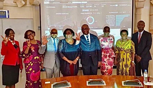 Grande première pour la @boad_official qui vient de réaliser la première émission obligataire de son histoire à objectifs de développement durable : 750 millions € levés auprès de plus de 260 investisseurs internationaux pour des projets  à fort impact social et environnemental.