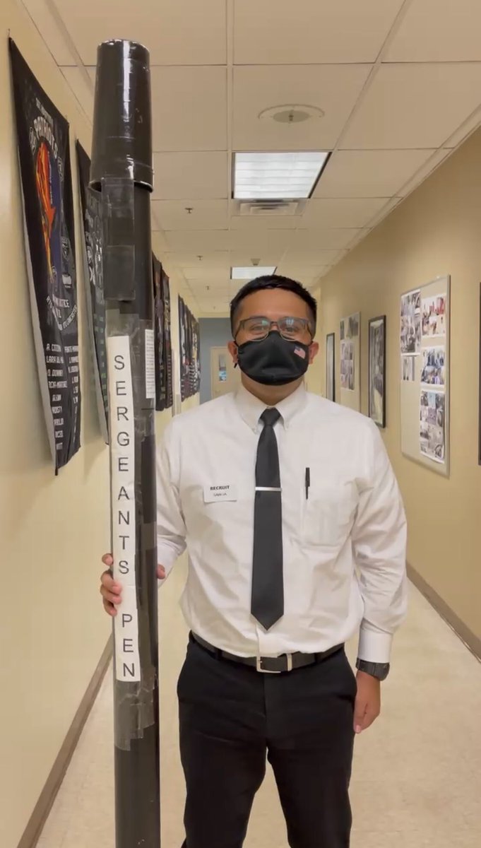 MCSOAZ's tweet image. Recruit Garcia forgot his assigned Sergeants pen on his second day in the Academy. As a result, he had to carry this extra large Sergeants pen around for the day. 
His advice — don’t forget anything that’s assigned to you. 😅
#oops #AcademyThings #MistakesWereMade #LessonsLearned