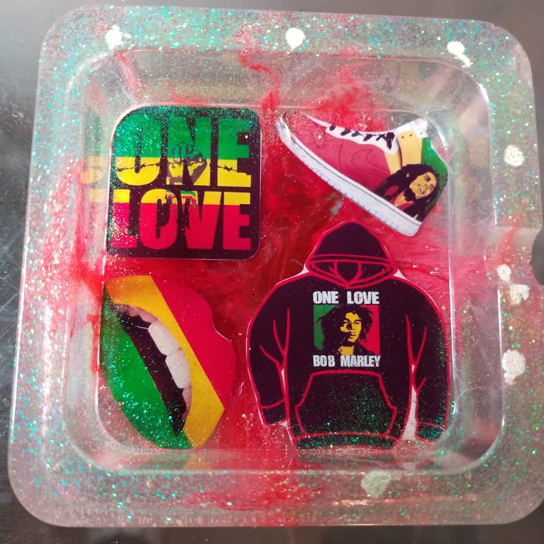 CierraSwann's tweet photo. If anyone is interested in purchasing an ashtray or would like a customized one please DM for prices https://t.co/WZMX15BWYf