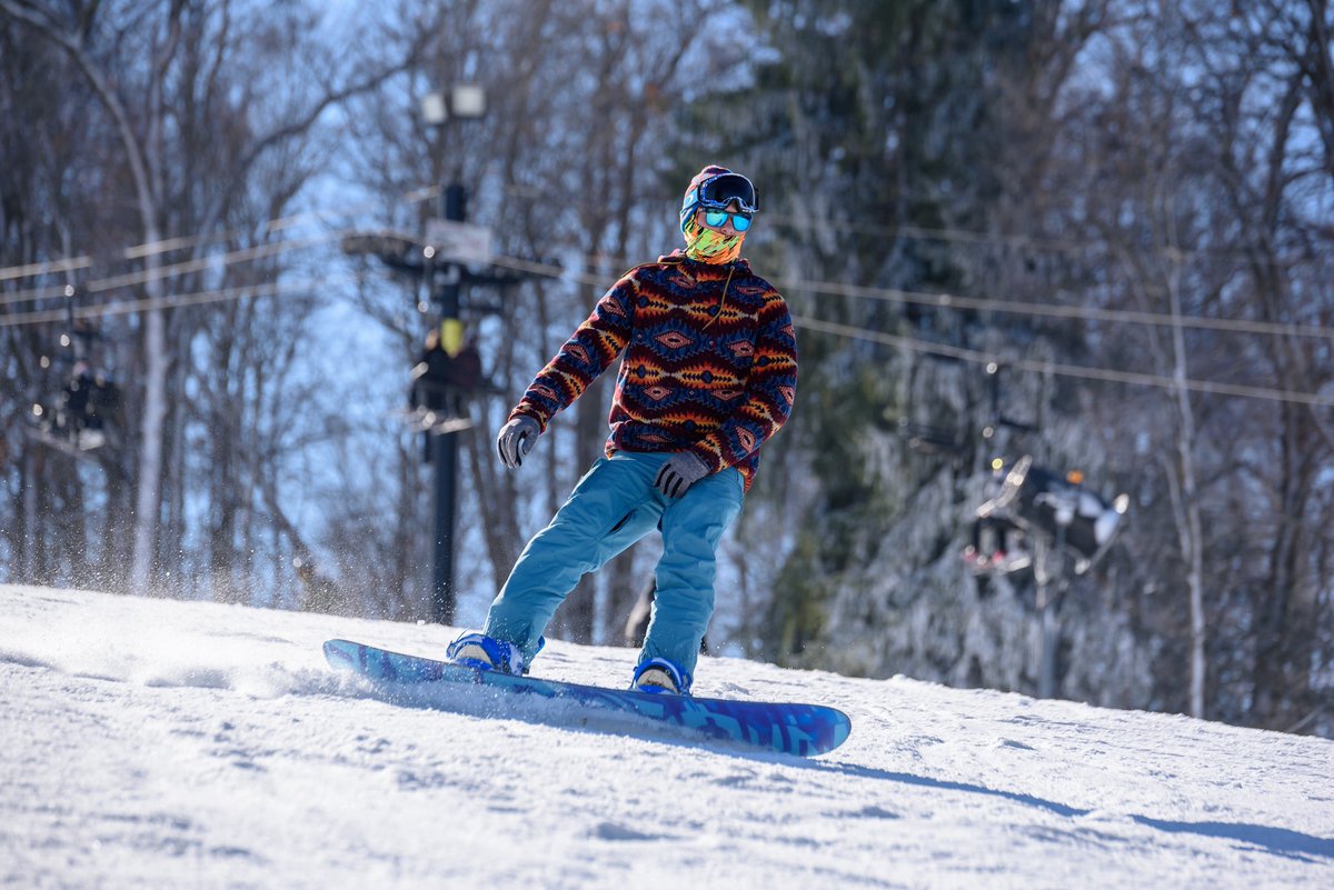 SnowTrails's tweet photo. Are you ready for more good times soon?💯 Set an edge, ride-it-out and connect it all together skiing and snowboarding with the family out here!🙌🏻⛷🏂
#SnowTrailsOH #SkiSlopes #Skiing #Snowboarding #Ohio #WinterFun #SkiOhio #OhioFindItHere #OhioExplored #FreshSnow #Ohiowx #OHwx https://t.co/KMvtaXe3Dy