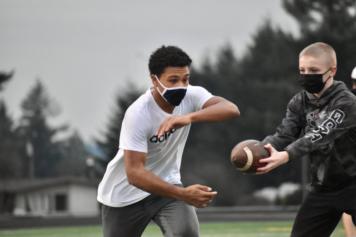 AndyBuhler's tweet image. Ventured out to Prairie, which is holding football practice with some safety measures. How have they enjoyed being back in a team setting?

Senior Logan Kimball put it best.

"Pumped. Ready to get out there, hit some kids and catch some touchdowns."

scorebooklive.com/washington/202…