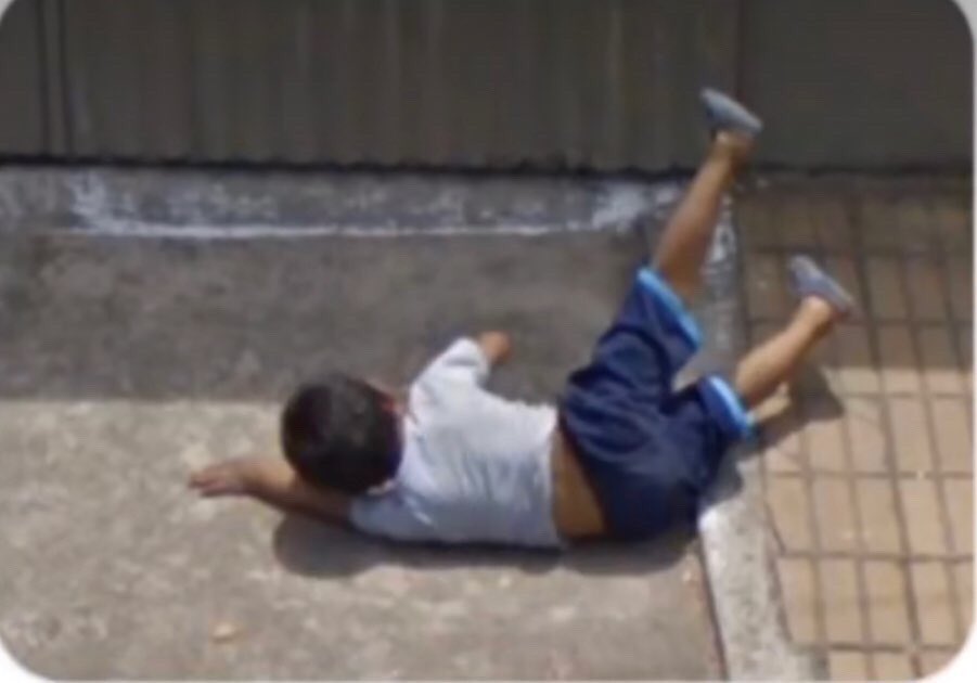 nadie: 

absolutamente nadie: 

yo: