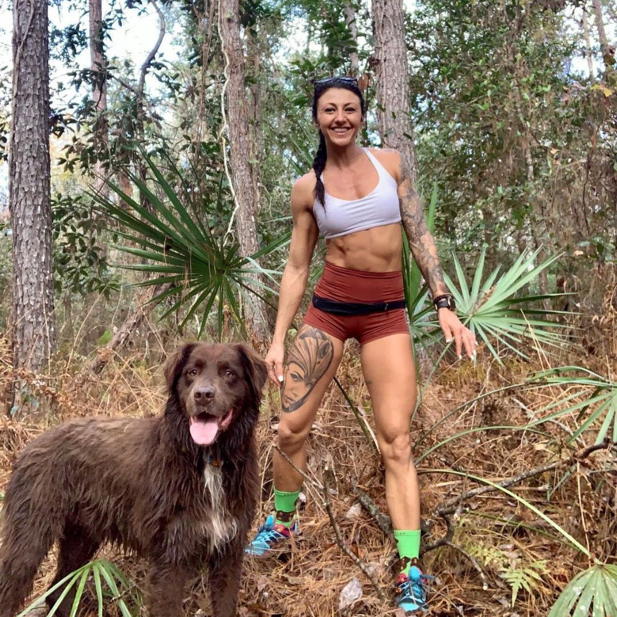 SPIBELT's tweet image. Dogs make the best running buddies! 🐶  Who do you like to run with?

📷 : @charlottle_c_ocr

#SPIbelt #RunningBuddy #DogsWhoRun #PalatkaFlorida
