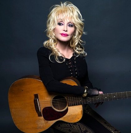 Goodable's tweet image. Dolly Parton turned 75 this week.

Over the past year, she funded the Covid vaccine, starred in a Christmas movie, launched a book reading series, and saved her 9-year old co-star's life.

What was her only birthday wish?

To see more kindness in the world.

♥️😇