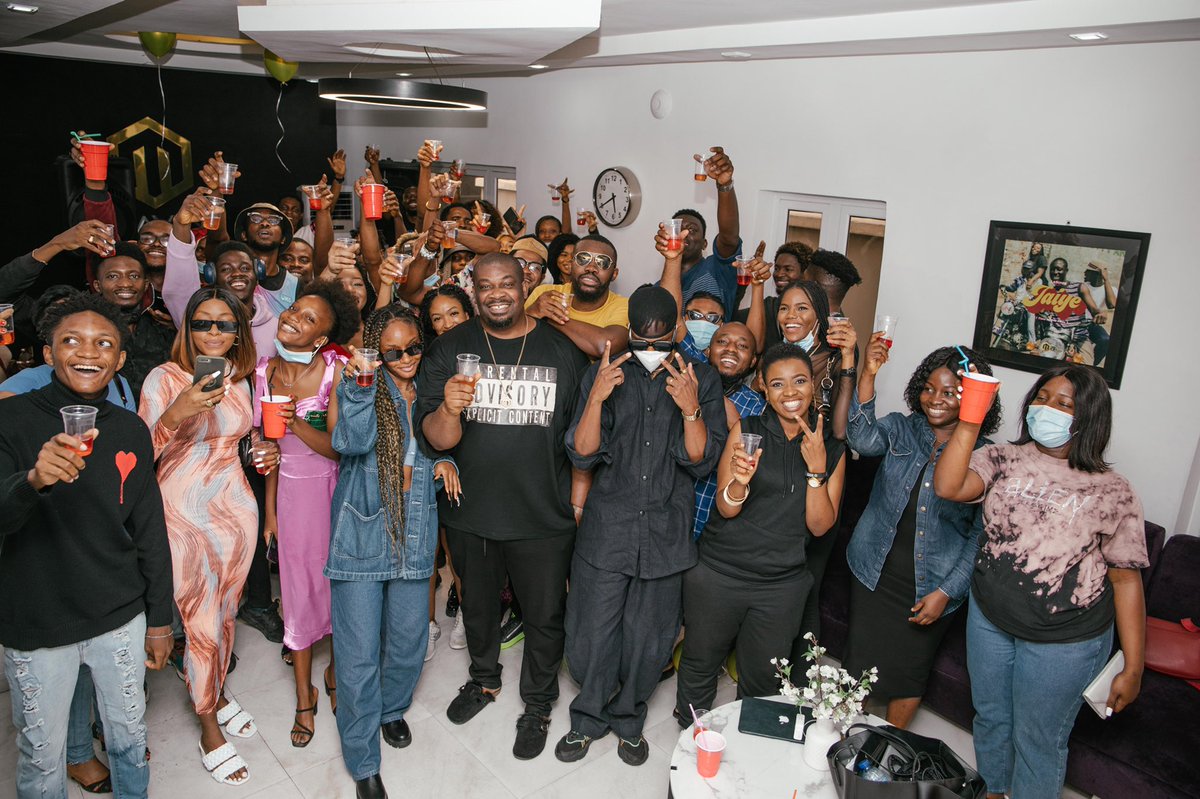 DONJAZZY's tweet photo. Team #ayrastarr | Winning together. Proud Mavin https://t.co/qbJy6TXybK