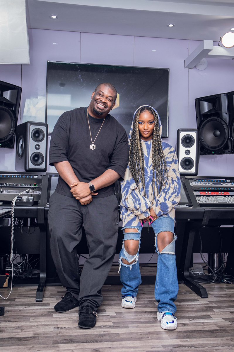 DONJAZZY's tweet photo. Team #ayrastarr | Winning together. Proud Mavin https://t.co/qbJy6TXybK