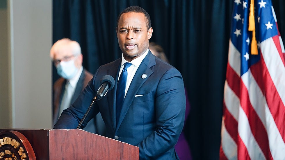 thehill's tweet photo. #BREAKING: Breonna Taylor grand jurors file impeachment petition against Kentucky attorney general https://t.co/03VEYulVXL https://t.co/SqO5dyjIRp