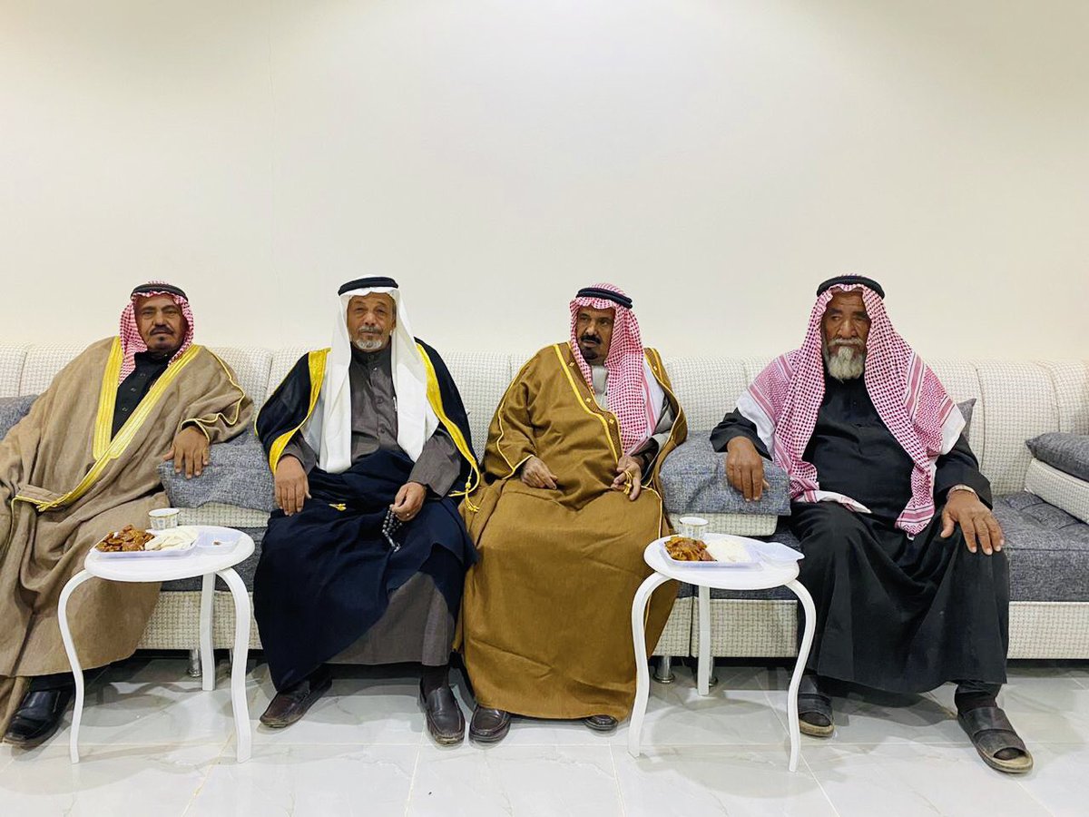 shababharb's tweet photo. صور من الحفل الذي أقامه خلف بن بنيه الحنيحنه الحربي 
للشيخ بنيدر بن مريبد بن هنود بن ربيق 
شيخ قبائل وقرى الريان بمحافظة وادي الفرع

ونائبه الشيخ محمد بن فيصل بن هنود بن ربيق 
والشيخ حامد بن عوض بن هنود بن ربيق 
 شيخ قبائل العيينات من بني عمر من حرب https://t.co/4pBDJ8eVPh