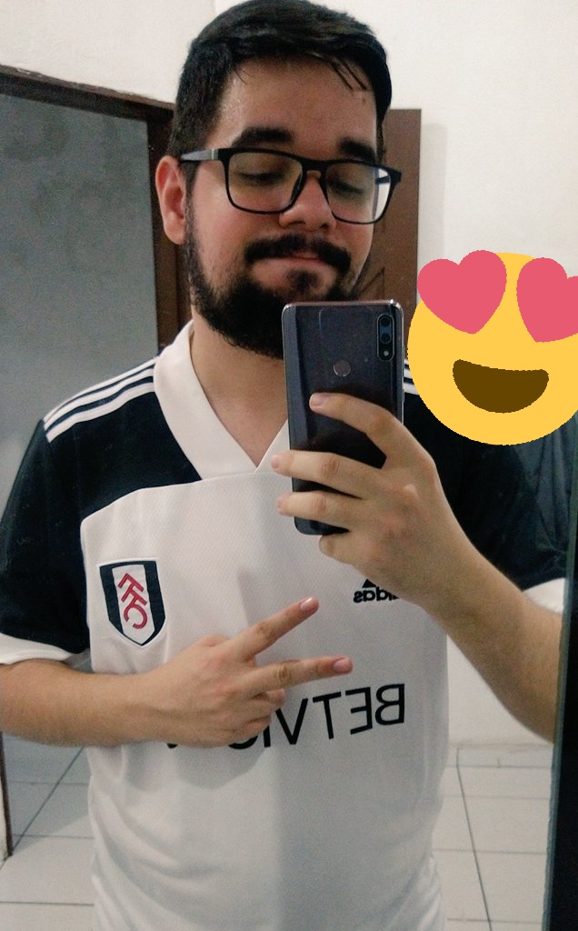 helckton's tweet photo. Presentinho da melhoooooooor @nikovacs 😍😍😍😍 #FulhamFC #Cottager https://t.co/0SZN3S7t5S