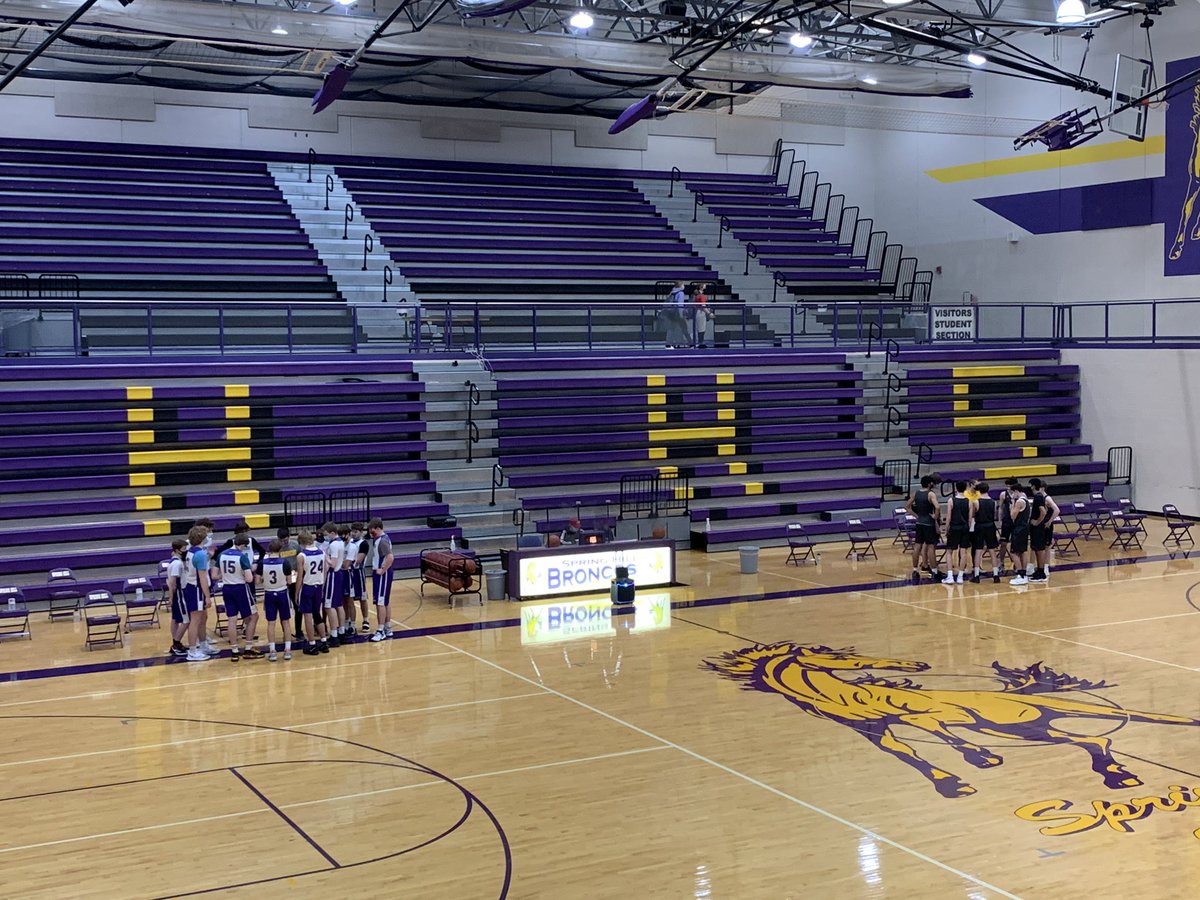 FR vs JV is getting ready to tip off!