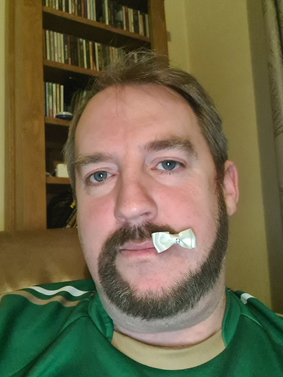itsmyselfhi's tweet photo. 3 stages tonight
1.Thought I'd try it for the laugh.
2.The wife tells me about the wee bottle she has for doing her roots
3.The wains start taking the piss
#MonkeyTailBeard https://t.co/CSYawbkXdU