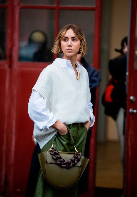 styleustyle's tweet photo. Los chalecos oversize serán la opción ideal para la transición de temporada. Se vale usarlos como maxi dress, con jeans o shorts ¡A intentarlo este fin de semana! https://t.co/YofiM7x4IO