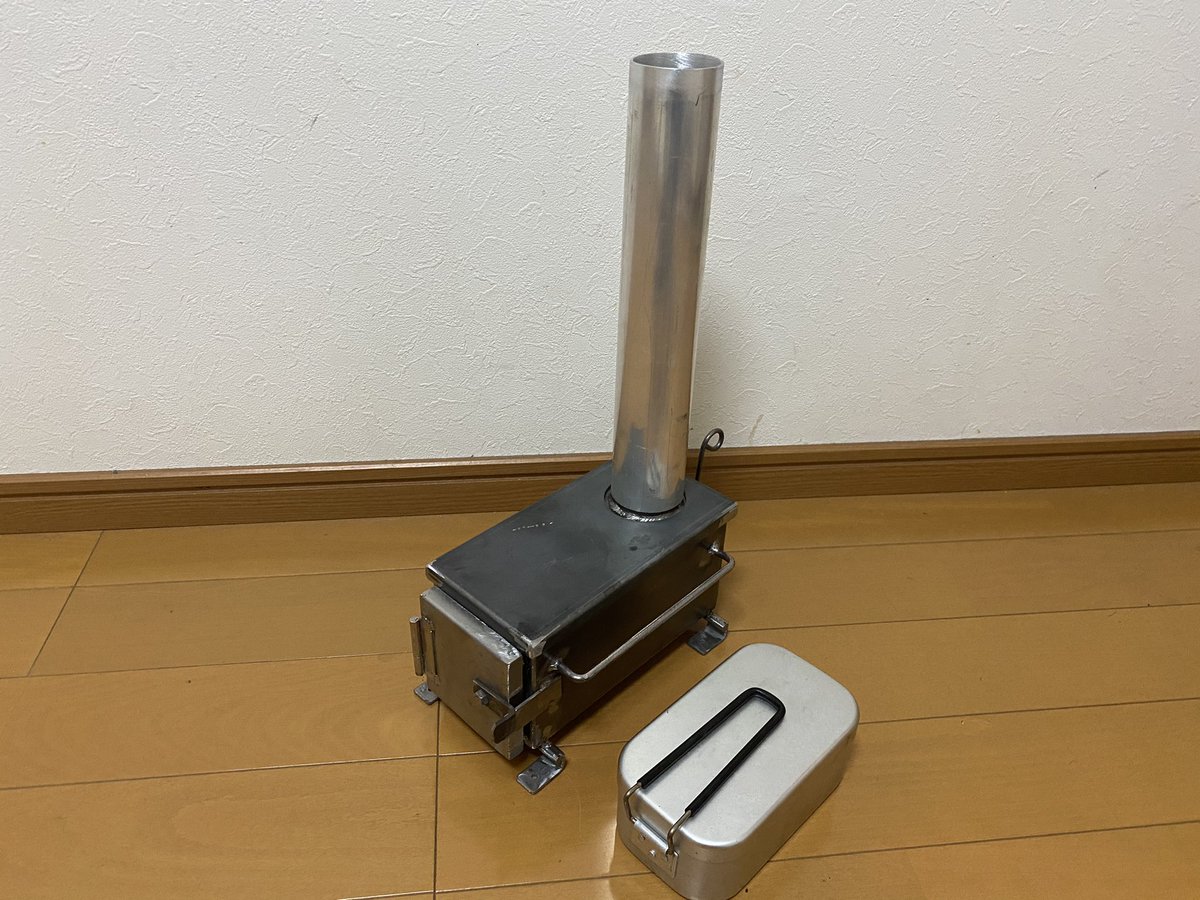 KoteChannel's tweet photo. 🎁プレゼント企画第5弾🎁

自作ミニ薪ストーブ（煙突1本付き）を1名様にプレゼント。

【応募方法】
このアカウントをフォロー&amp;RT

【応募期間】
1/30（土）まで
当選者様にはDMにてお知らせ

参考動画https://t.co/KR81r95roa https://t.co/dBSu0eMpgR