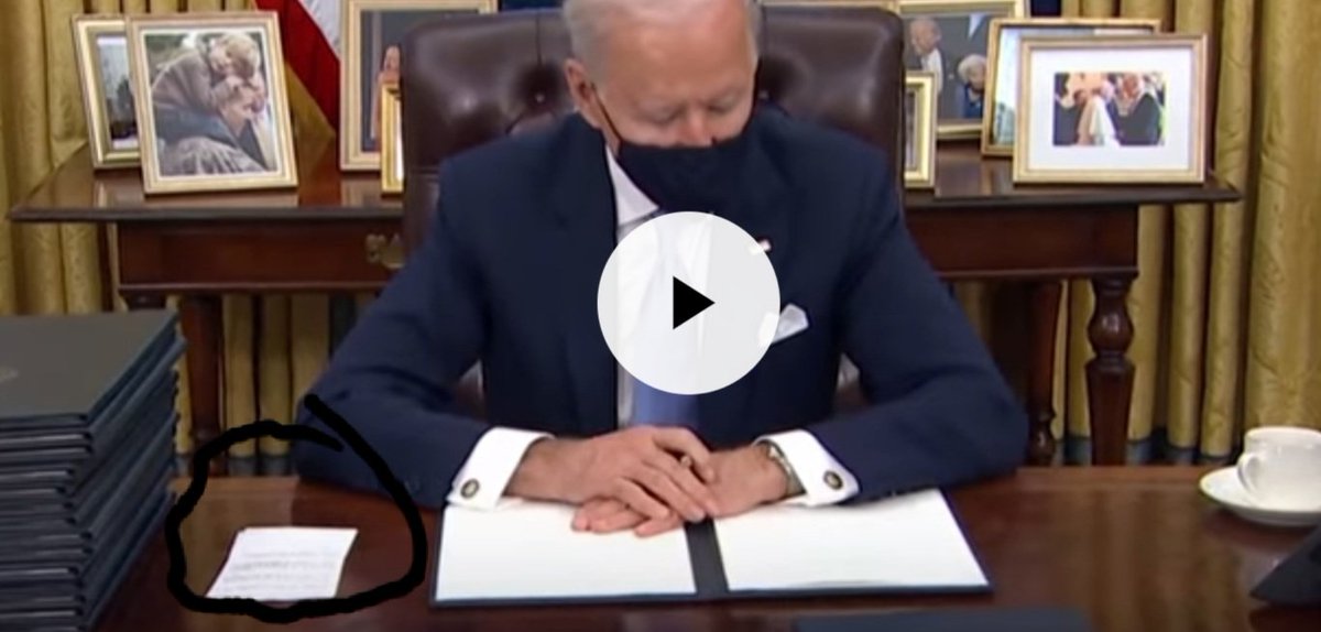 tannerwatson777's tweet photo. is it me or is joe signing blank executive orders? cause i don't see any ink on that paper, an if you look to the right of him on the smaller paper you can clearly see ink on that paper. https://t.co/PYLy1Use9B