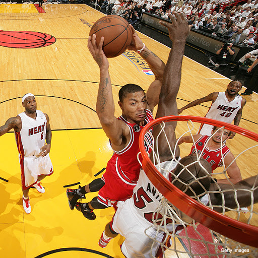 Derrick Rose Dunks - What are you doing Dragic? 