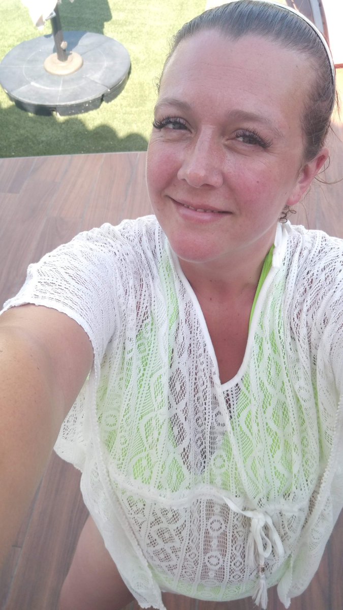 LauraBorthwick2's tweet photo. Take me back on holiday please. #summertime #needabreak https://t.co/laHXGfwaQ4