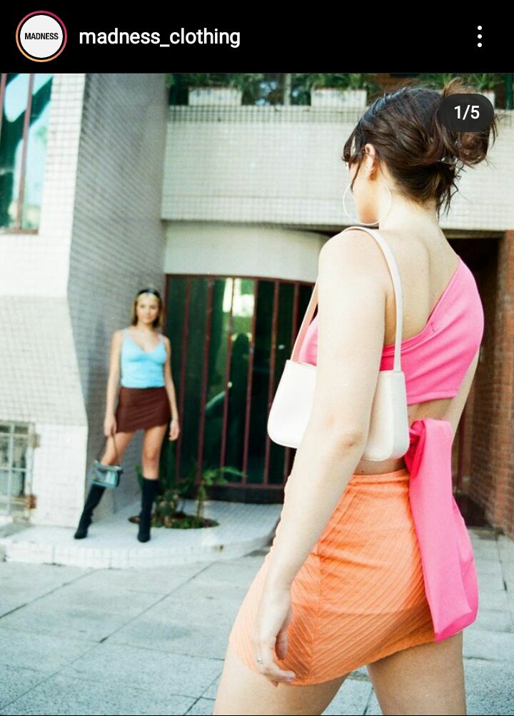 maguidmagdalena's tweet photo. Qué linda la ropa de la hija de Tinelli, muy acorde para vestir a una actruz que va a interpretar una prostituta del 2000 en un capítulo de La ley y el orden https://t.co/VJxbCKlr2W