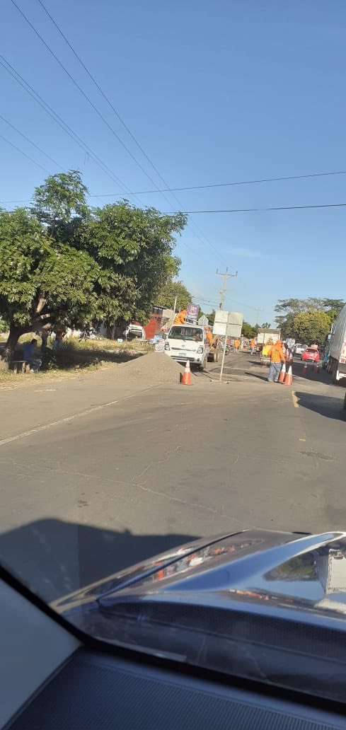 lxavierf's tweet image. ⁦@FOVIALITO⁩ una reparación con atasco de Kilómetros de carro y horas sin moverse por cero control poiicial!!!