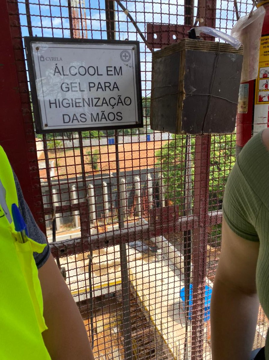 E hoje foi dia de visitar o Cyrela Haus by Yoo, na R. Capote Valente, Pinheiros, São Paulo, com o engenheiro Daniel!

<a href="/ricyrela/">RI Cyrela</a> 
<a href="/yooworldwide/">YOO</a> 

cyrela.com.br/imovel/haus-by…