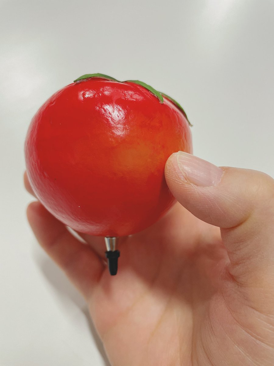 めぐりとまと 可愛いものを見つけてしまった W トマトペン 書きにくいったらありゃしない トマトグッズ 可愛い 赤色 ガサガサの手 気にしないで笑