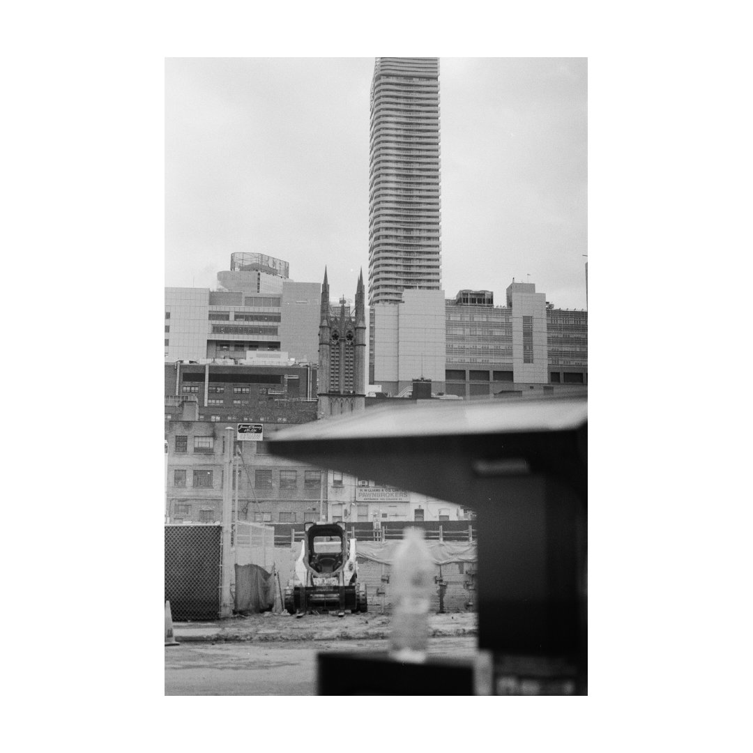 Teddy_K's tweet photo. Happy Friday y'all!! #streetphotography #blackandwhitephotography https://t.co/ewxujcCzOr