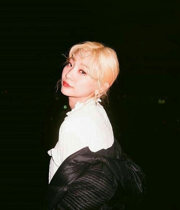 ahnjijiong's tweet photo. ❥   〔 ᴀʜɴ ᴊɪʏᴏᴜɴɢ 〕
    
 𝘚𝘩𝘦 𝘩𝘢𝘴 𝘴𝘦𝘦𝘯 𝙨𝙤 𝙢𝙖𝙣𝙮 𝙩𝙧𝙖𝙜𝙚𝙙𝙞𝙚𝙨,
𝘢𝘯𝘥 𝘵𝘩𝘦 𝘸𝘰𝘳𝘴𝘵 𝘵𝘳𝘢𝘨𝘦𝘥𝘪𝘦𝘴 𝙬𝙚𝙧𝙚 𝙗𝙤𝙧𝙣 𝙤𝙛 𝙡𝙤𝙫𝙚.

 ㅡjᥲᥱhყᥙᥒ's ᥣιttᥣᥱ sιstᥱr
ㅡ ᥕᥲr ᥴorrᥱsρoᥒdᥱᥒt
ㅡ bᥲr sιᥒgᥱr
ㅡ ιᥒformᥱr https://t.co/2peVDA3QfV