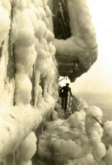 A lo largo de la guerra 104 mercantes y 18 barcos de guerra resultarían hundidos en esta peligrosa ruta. 829 marinos mercantes y 1944 marineros a bordo de buques de guerra perderían la vida.