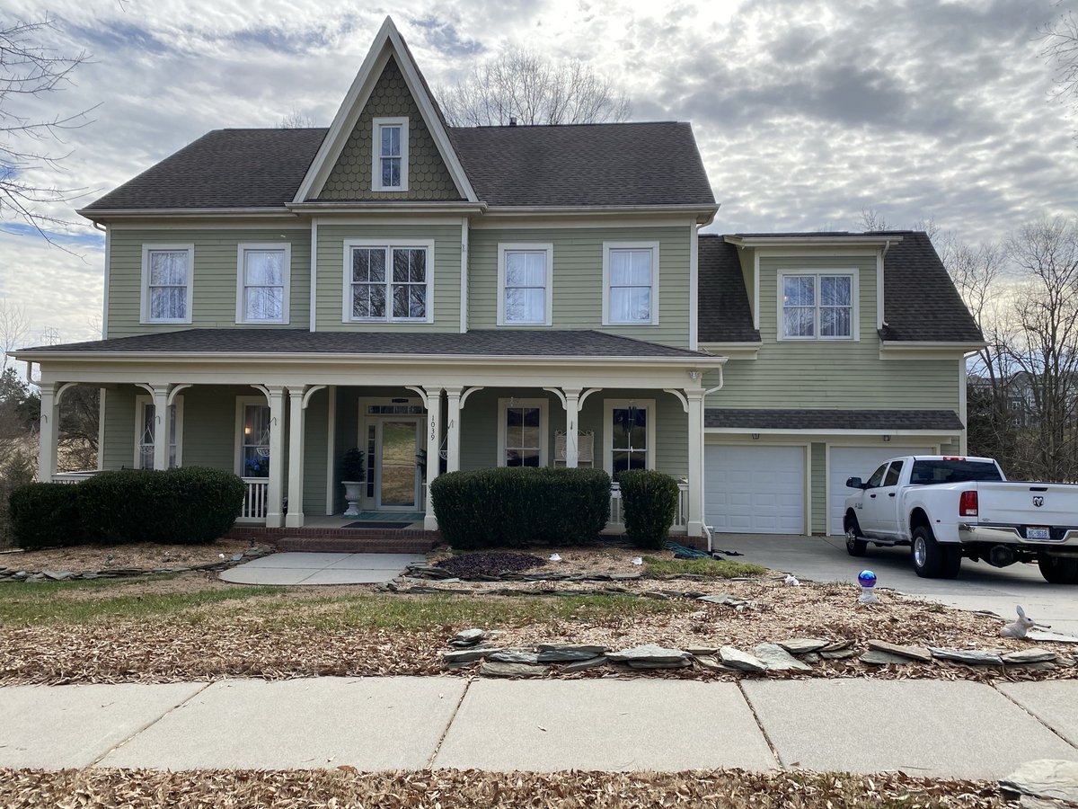 JeanineJoyJOY's tweet photo. 5 bed, 4.5 bath + office + bonus room + unfinished basement golf course #homeforsale near #CharlotteNC #HuntersvilleNC https://t.co/vR6ZuitkEd https://t.co/P9RBDqYtZc