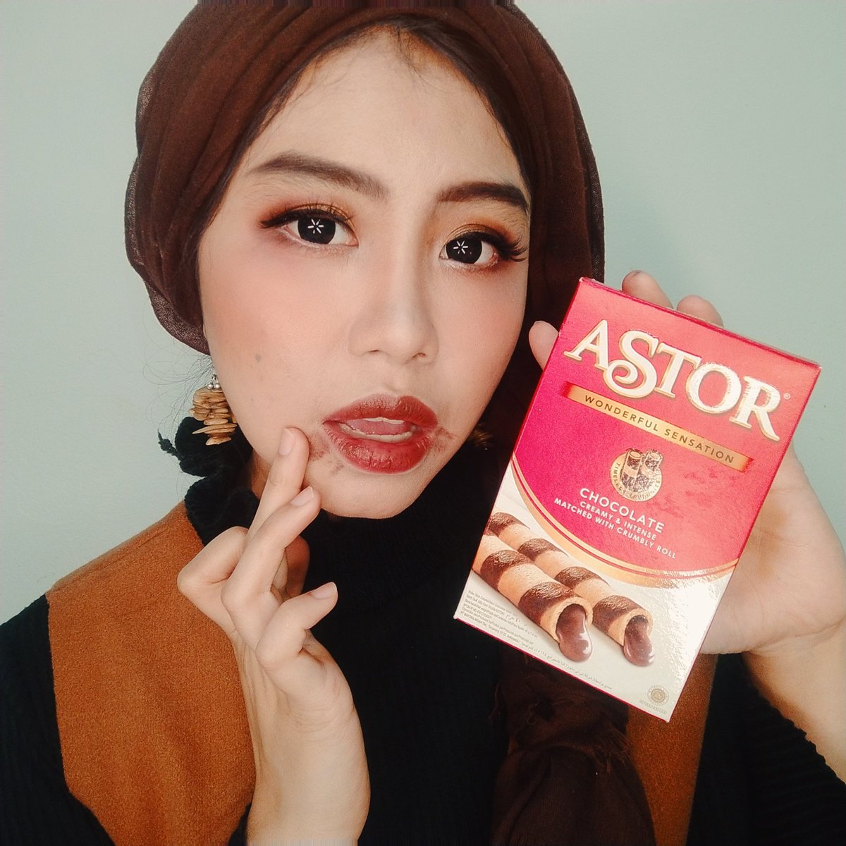 Alhamdulillah, life is like a chocolate.  Sometimes it is hard and sometimes soft.  Some are crunchy tasty and some are dark.
But All are delicious. 😋 So enjoy every Phase of Life. Trust in Allah 😍