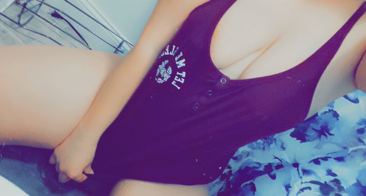 KatyNightly's tweet photo. Onlyfans model @princesscountry #OnlyFansMovies #BlondieCutie #bigboobclub #BigBootyProblems #onlyfansblonde https://t.co/dfEa53w2KJ
