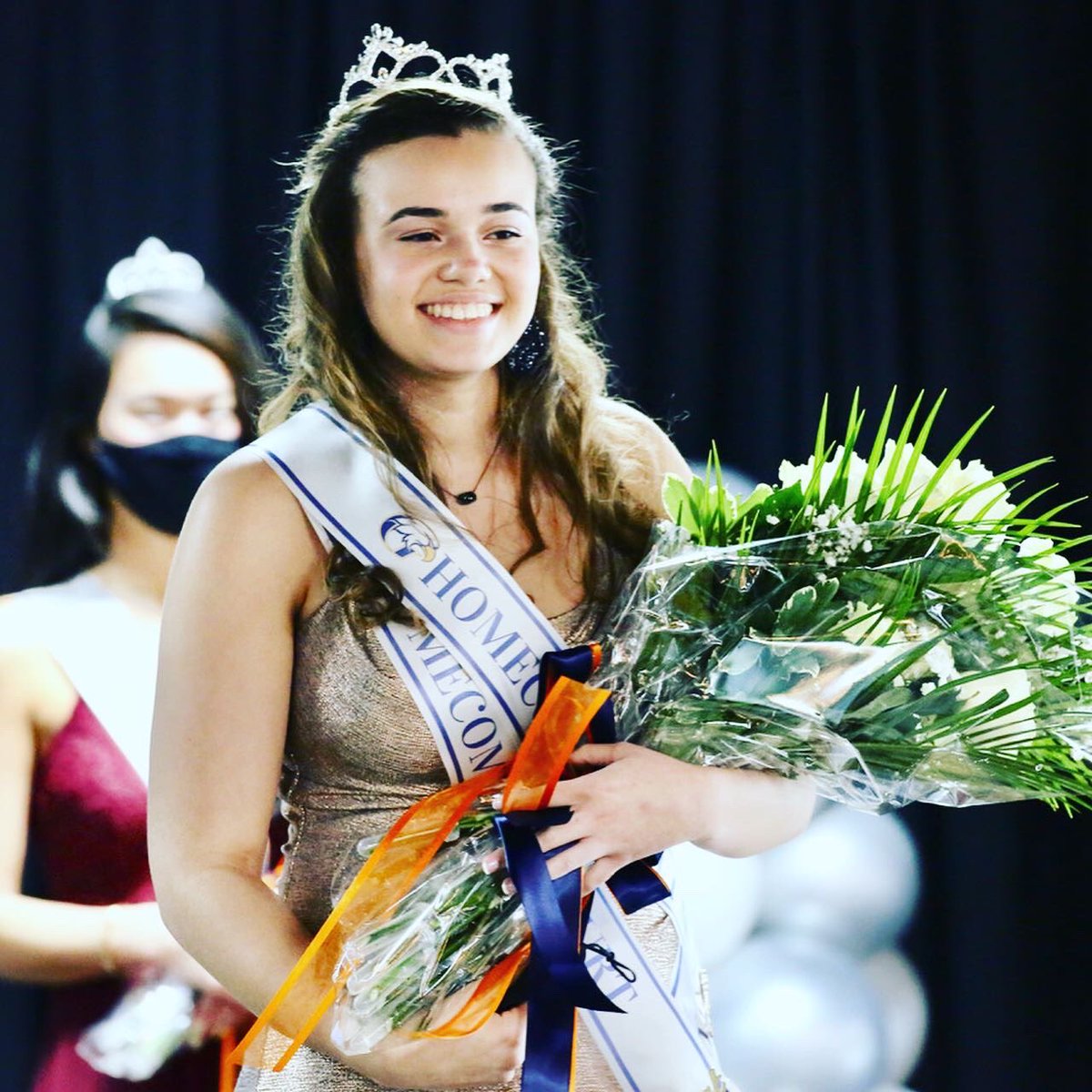 LynnaeMorris's tweet photo. What a beautiful day! Thank you @GRACERaleigh for a special homecoming! Congratulations @_hannahmorriss... love you so much! ♥️ #trulyblessed https://t.co/jgnG0c0wU4