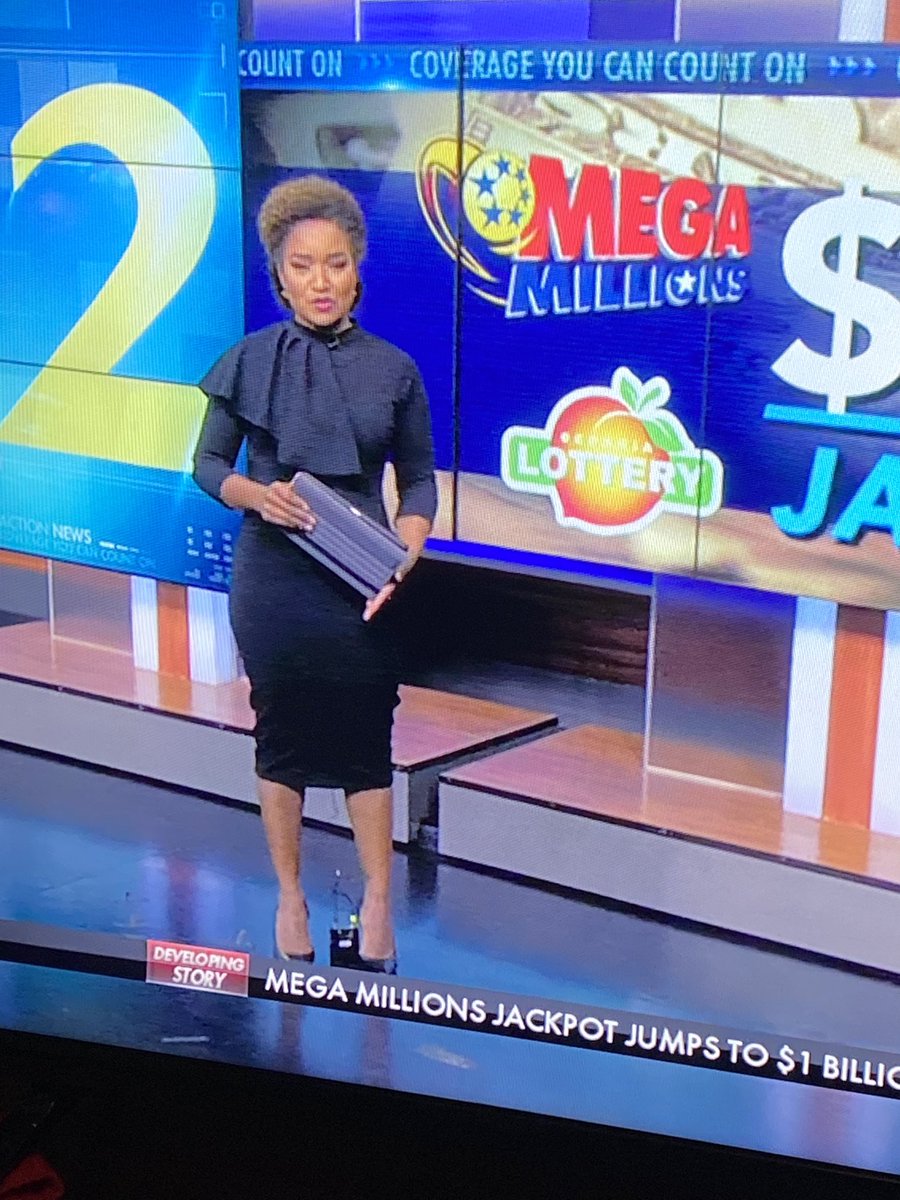 shannissa's tweet image. @LoriWilsonWSB, you look absolutely Elegant tonight. I love that dress #wsbtv #natural
