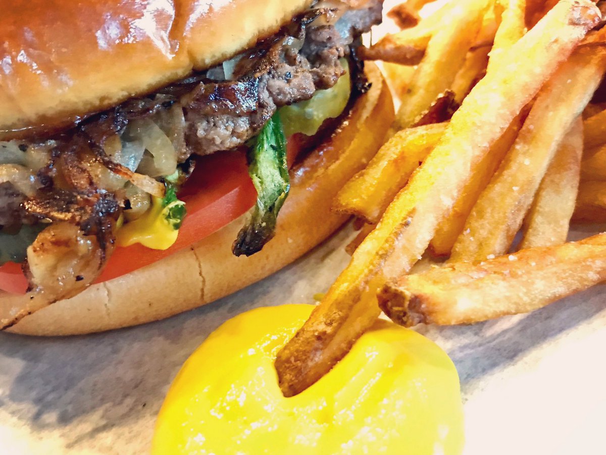 TuckersOnionOK's tweet photo. https://t.co/rWRQN0CfuO
Some folks call it a burger with onions, I call it an onion burger... mmhmm 😋🍔🍟😋 #Tuckers #EatLocal #OKC #Norman #OrderOnline #OnionBurger #FrenchFriedPotaters #Mustard #mmmhmm #dinein #carryout #curbside #postmatesdelivery #burgers #fries #milkshakes https://t.co/slw5usclen