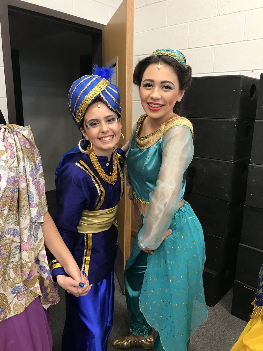 krampf1's tweet photo. โPlaces, everyone!โ Backstage, waiting excitedly for the curtain to open...TONIGHT would have been our winter show OPENING NIGHT! Missing you all SO much & remembering our amazing Aladdin 2020! โค๏ธ๐ญ๐ถ๐#hopewellvalleychildrenstheatre #hvct #theatrekids #beartavernpride https://t.co/qjxsIRIjIM