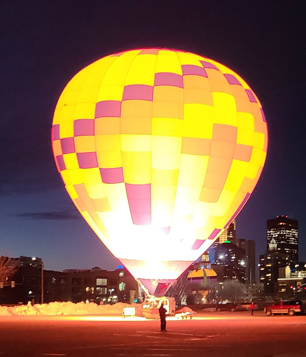 Glad to support #downtownDSM tonight with the kids doing the Hot Air Ballroon challenge and ordering food from #DSMlocal restaurants